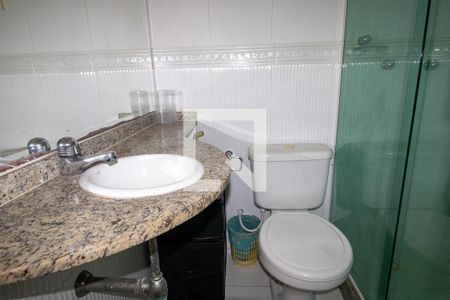 Casa de condomínio à venda com 200m², 4 quartos e 2 vagasBanheiro quarto 3