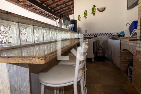 Casa de condomínio à venda com 200m², 4 quartos e 2 vagasÁrea gourmet 