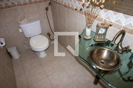 Casa de condomínio à venda com 200m², 4 quartos e 2 vagasLavabo 