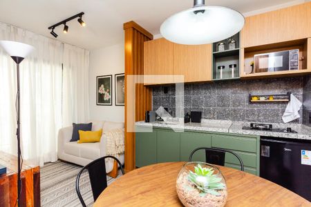 Sala/Cozinha de apartamento para alugar com 1 quarto, 29m² em Indianópolis, São Paulo