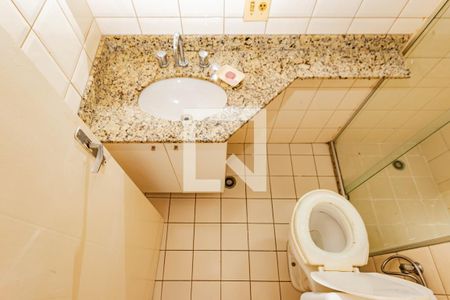 Apartamento à venda com 81m², 3 quartos e 2 vagasBanheiro da Suíte