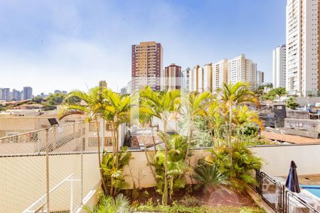 Vista de apartamento à venda com 3 quartos, 81m² em Vila Gumercindo, São Paulo