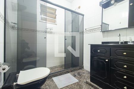 Casa à venda com 240m², 3 quartos e 2 vagas Casa à venda com 240m², 3 quartos e 2 vagasDetalhe do Banheiro Social