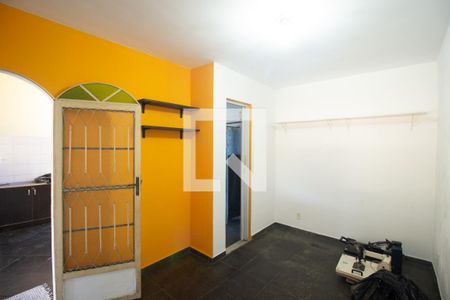 Casa à venda com 240m², 3 quartos e 2 vagas Casa à venda com 240m², 3 quartos e 2 vagasSuíte