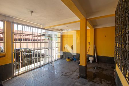 Casa à venda com 240m², 3 quartos e 2 vagas Casa à venda com 240m², 3 quartos e 2 vagasQuintal