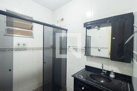 Casa à venda com 240m², 3 quartos e 2 vagas Casa à venda com 240m², 3 quartos e 2 vagasBanheiro Social