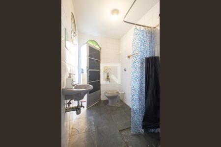 Casa à venda com 240m², 3 quartos e 2 vagas Casa à venda com 240m², 3 quartos e 2 vagasBanheiro da Suíte