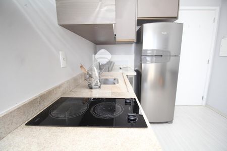 Cozinha de kitnet/studio para alugar com 1 quarto, 35m² em Real Parque, São Paulo