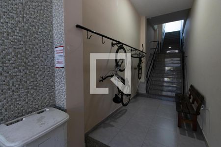 Studio para alugar com 40m², 1 quarto e sem vaga Studio para alugar com 40m², 1 quarto e sem vagaEscada