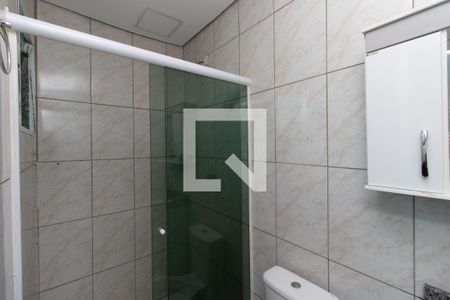 Banheiro de kitnet/studio para alugar com 1 quarto, 40m² em Parque Edu Chaves, São Paulo