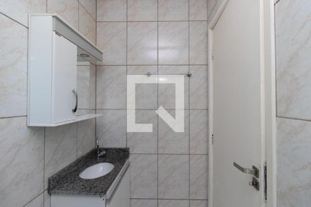 Banheiro de kitnet/studio para alugar com 1 quarto, 40m² em Parque Edu Chaves, São Paulo