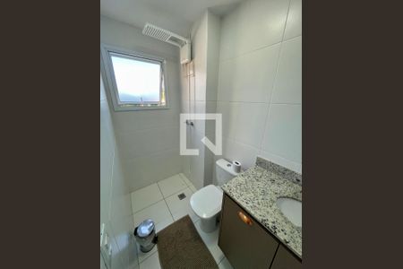Apartamento à venda com 74m², 2 quartos e 2 vagasBanheiro da Suíte
