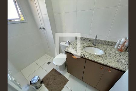 Apartamento à venda com 74m², 2 quartos e 2 vagasBanheiro da Suíte