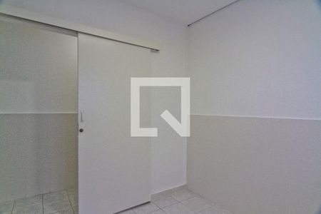 Quarto 2 de casa para alugar com 2 quartos, 76m² em Vila Diva, São Paulo
