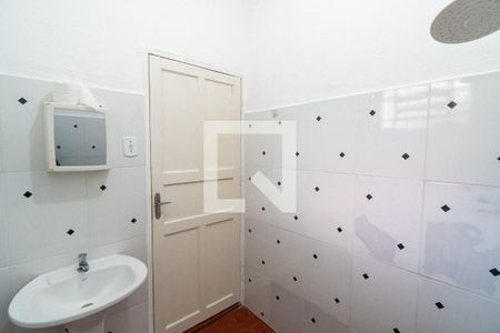 Banheiro de casa para alugar com 1 quarto, 50m² em São Judas, São Paulo