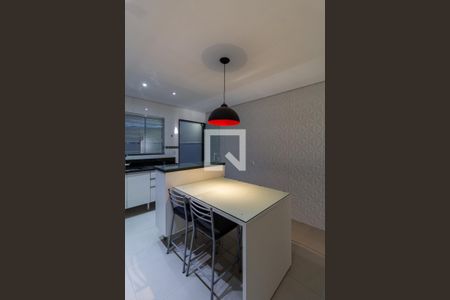 Casa à venda com 104m², 2 quartos e 2 vagasCozinha 