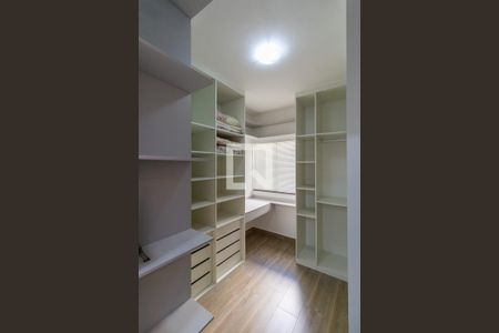 Casa à venda com 104m², 2 quartos e 2 vagasCloset Suíte 2