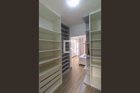 Casa à venda com 104m², 2 quartos e 2 vagasCloset Suíte 2