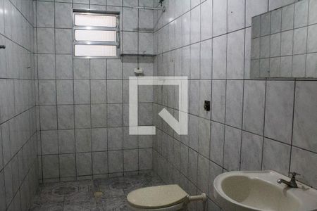 Banheiro de casa para alugar com 1 quarto, 40m² em Vila Ester, Carapicuíba