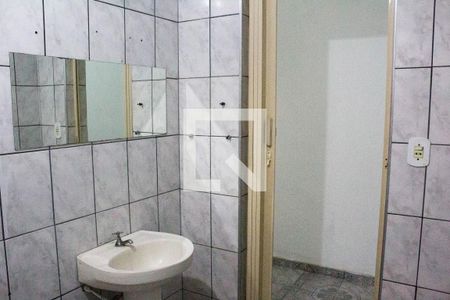 Banheiro de casa para alugar com 1 quarto, 40m² em Vila Ester, Carapicuíba