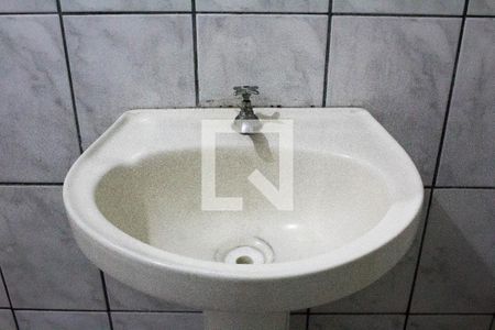 Banheiro - torneira de casa para alugar com 1 quarto, 40m² em Vila Ester, Carapicuíba