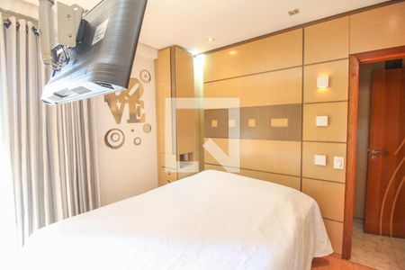 Apartamento à venda com 135m², 3 quartos e 2 vagas Apartamento à venda com 135m², 3 quartos e 2 vagasSuíte