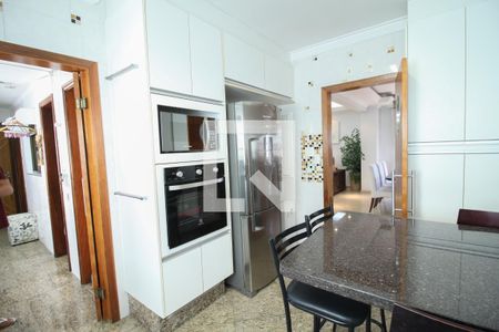 Apartamento à venda com 135m², 3 quartos e 2 vagas Apartamento à venda com 135m², 3 quartos e 2 vagasCozinha