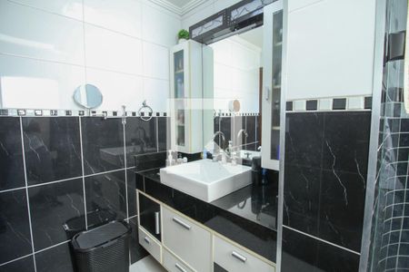 Apartamento à venda com 135m², 3 quartos e 2 vagas Apartamento à venda com 135m², 3 quartos e 2 vagasSuíte