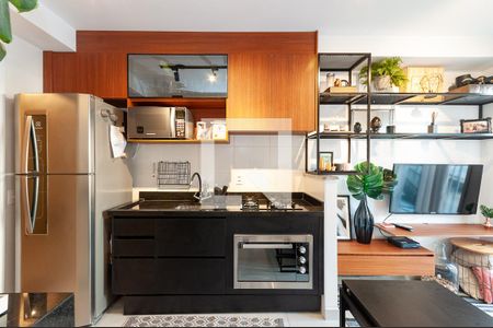 Cozinha de apartamento para alugar com 1 quarto, 27m² em Água Branca, São Paulo