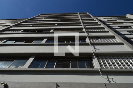 Apartamento para alugar com 65m², 2 quartos e sem vagaFachada