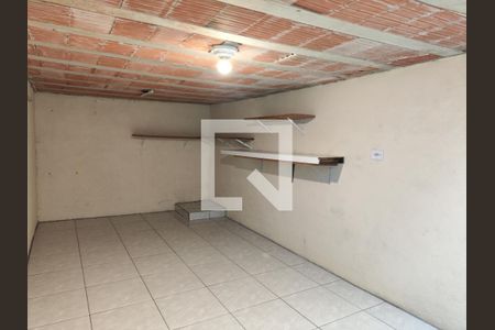Casa para alugar com 60m², 1 quarto e sem vagaPorão / espaço extra