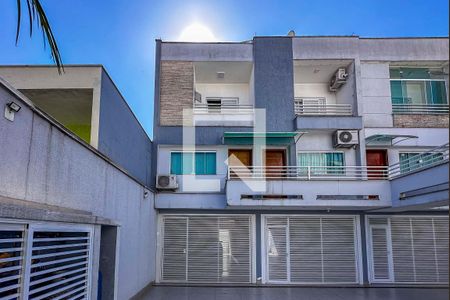 Casa de condomínio à venda com 140m², 2 quartos e 2 vagas Casa de condomínio à venda com 140m², 2 quartos e 2 vagasÁrea Comum