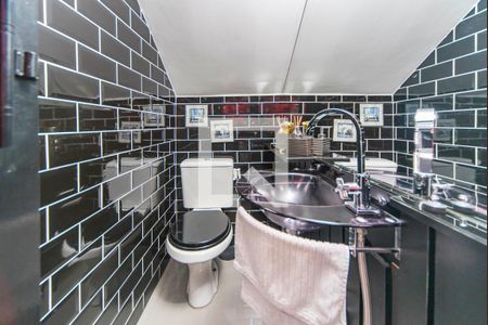 Casa de condomínio à venda com 140m², 2 quartos e 2 vagas Casa de condomínio à venda com 140m², 2 quartos e 2 vagasLavabo do Salão de festas Privativo