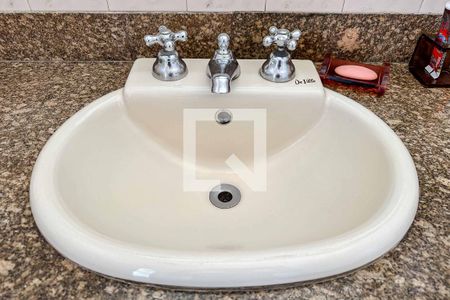 Casa à venda com 350m², 3 quartos e 4 vagasBanheiro 2