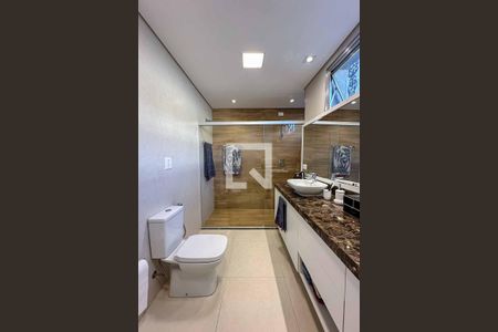 Casa à venda com 350m², 3 quartos e 4 vagasBanheiro