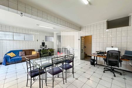 Casa à venda com 350m², 3 quartos e 4 vagasCopa