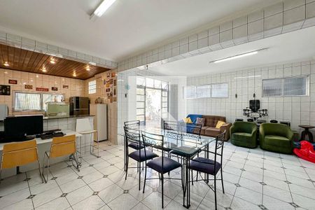 Casa à venda com 350m², 3 quartos e 4 vagasCopa