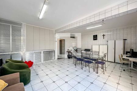 Casa à venda com 350m², 3 quartos e 4 vagasCopa