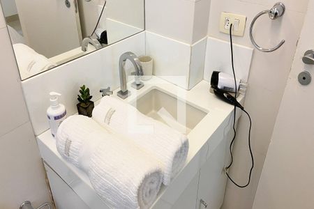 Apartamento à venda com 60m², 1 quarto e sem vagaBanheiro da Suíte
