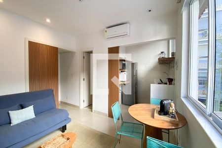 Sala/Cozinha de apartamento à venda com 1 quarto, 60m² em Leblon, Rio de Janeiro