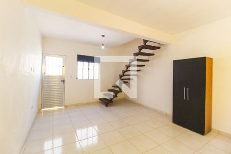 Sala/Cozinha de casa para alugar com 2 quartos, 53m² em Conjunto Habitacional A. E. Carvalho, São Paulo