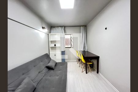 Sala de kitnet/studio para alugar com 1 quarto, 34m² em Asa Sul, Brasília