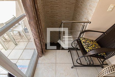 Apartamento à venda com 75m², 3 quartos e 1 vaga Apartamento à venda com 75m², 3 quartos e 1 vagaacesso para os pisos