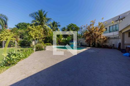 Apartamento à venda com 1600m², 4 quartos e 3 vagasQuintal