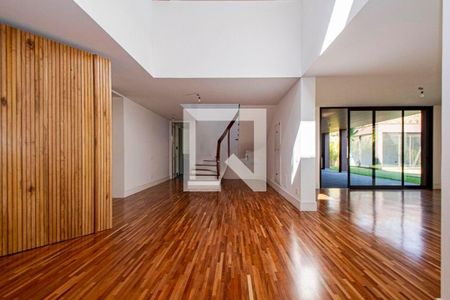 Casa à venda com 5 quartos, 761m² em Alto de Pinheiros, São Paulo