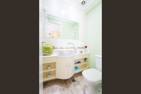 Banheiro de apartamento à venda com 2 quartos, 96m² em Jardim Wanda, Taboão da Serra