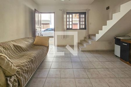 Sala de casa de condomínio para alugar com 2 quartos, 70m² em Jardim Las Palmas, Guarujá