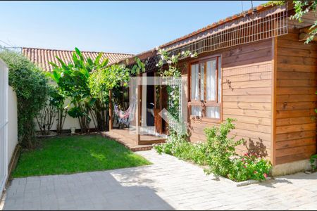 Casa para alugar com 70m², 2 quartos e 2 vagas Casa para alugar com 70m², 2 quartos e 2 vagasFachada