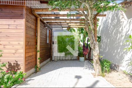 Casa para alugar com 70m², 2 quartos e 2 vagas Casa para alugar com 70m², 2 quartos e 2 vagasÁrea Externa