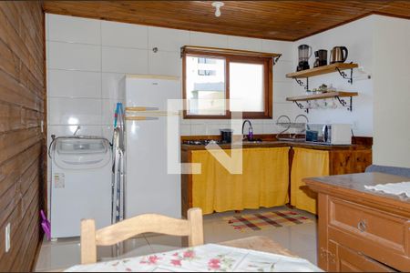 Sala / Cozinha de casa para alugar com 2 quartos, 70m² em Campeche, Florianópolis
